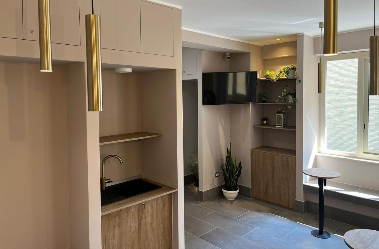 Smart Rooms Naples Luaran gambar