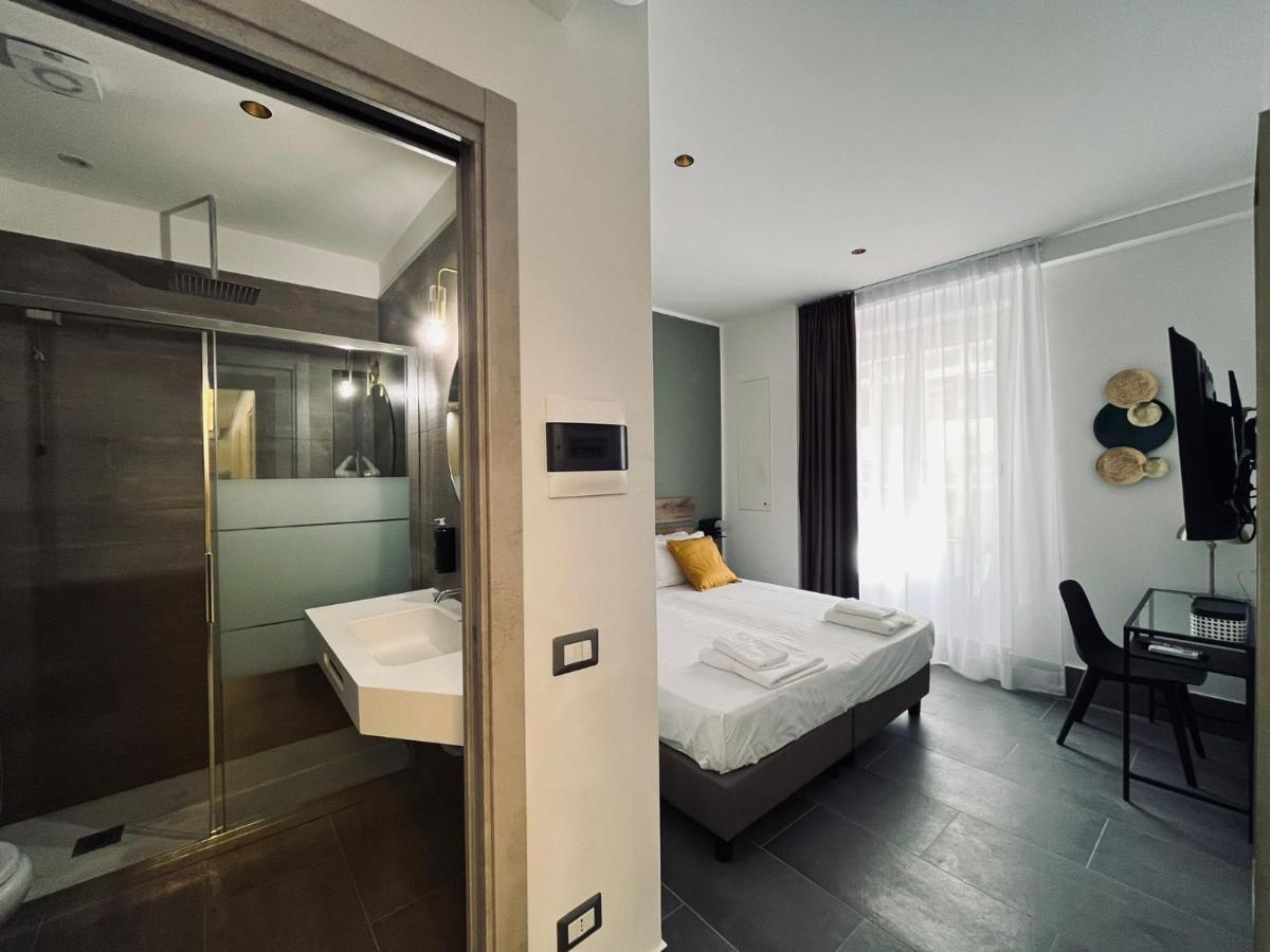 Smart Rooms Naples Luaran gambar
