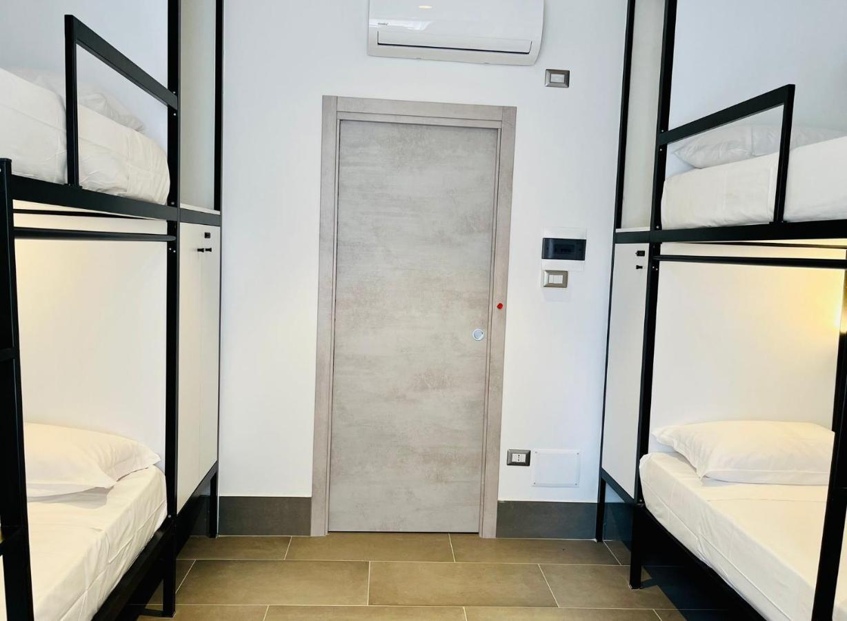 Smart Rooms Naples Luaran gambar