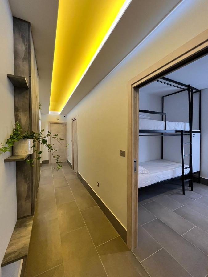 Smart Rooms Naples Luaran gambar
