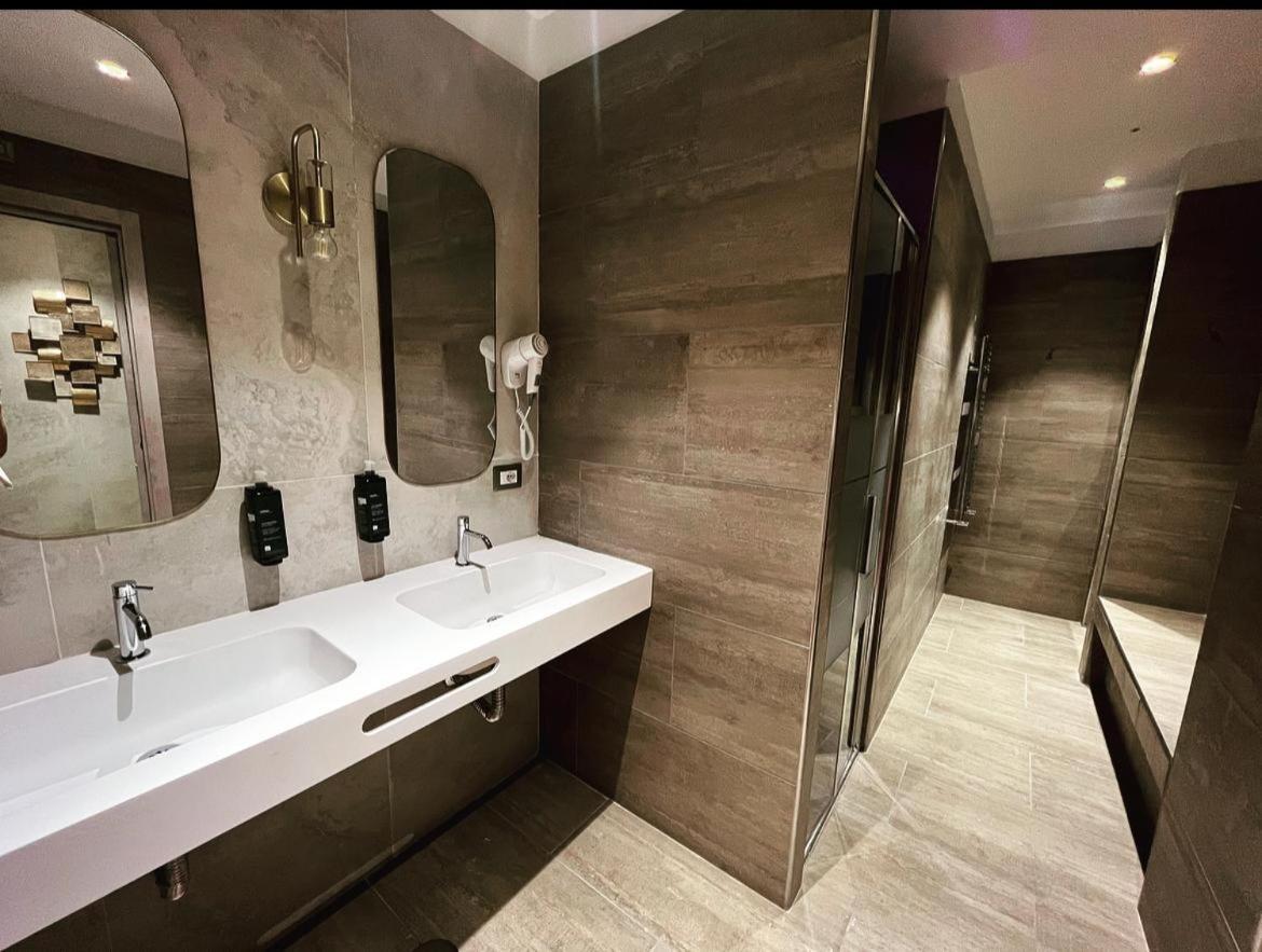 Smart Rooms Naples Luaran gambar