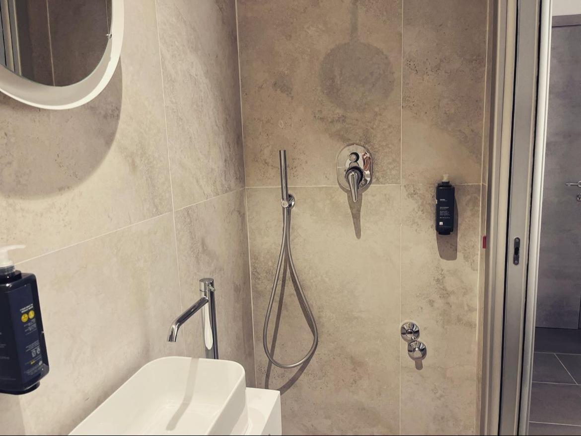 Smart Rooms Naples Luaran gambar