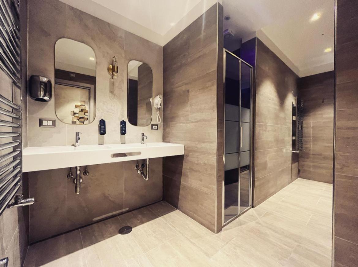 Smart Rooms Naples Luaran gambar